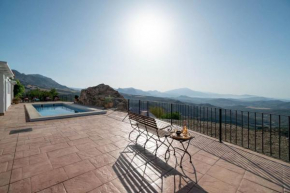 Villa with views and private pool near Malaga., Colmenar